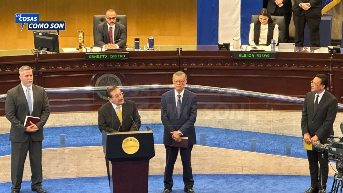 Pastor general de la Iglesia del Camino dirigió una oración en la Asamblea Legislativa