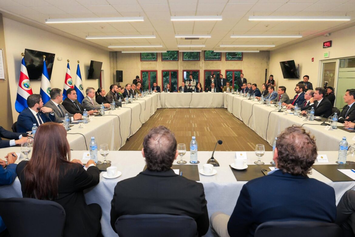 Pdte. Bukele se reúne con empresarios costarricenses