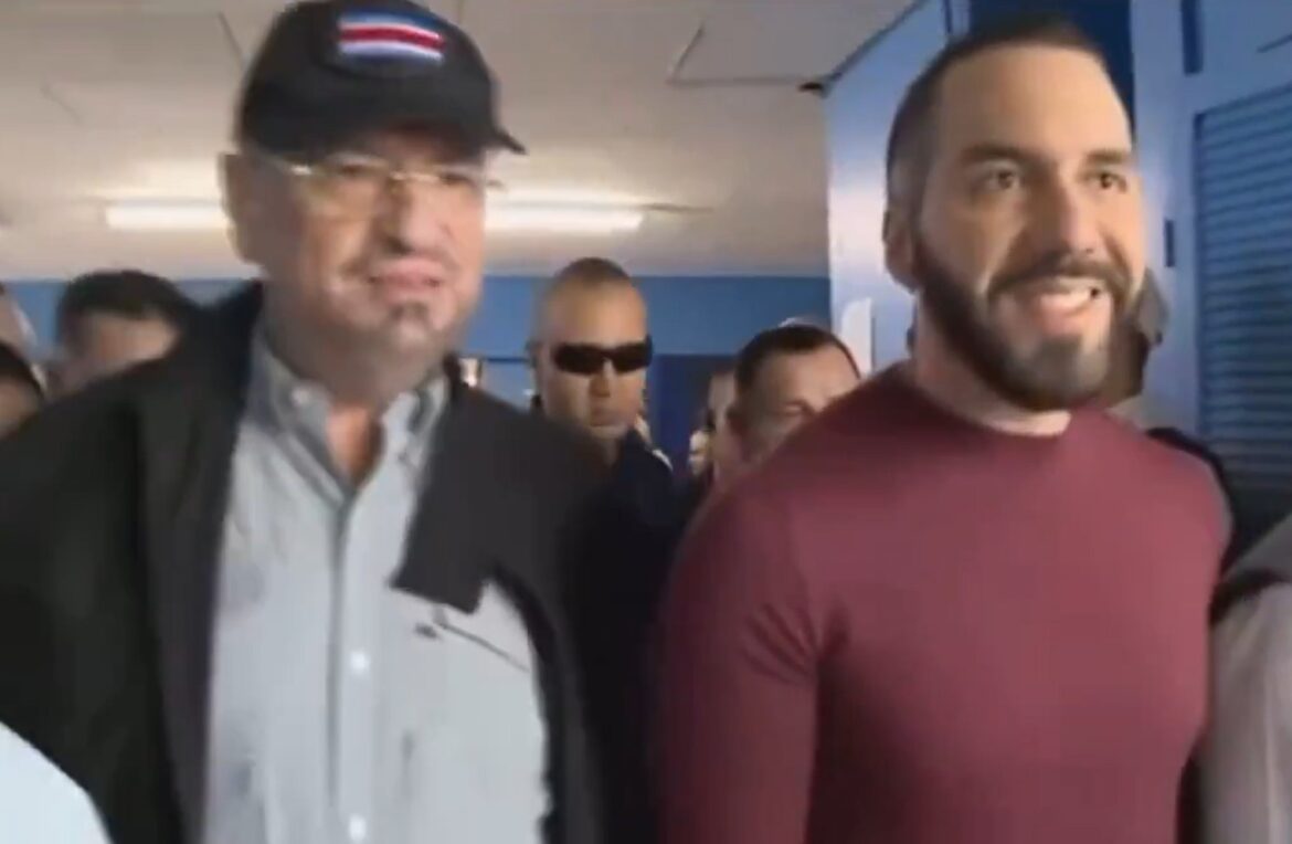 Presidente Bukele visita la cárcel La Reforma en Costa Rica, acompañado de su homólogo