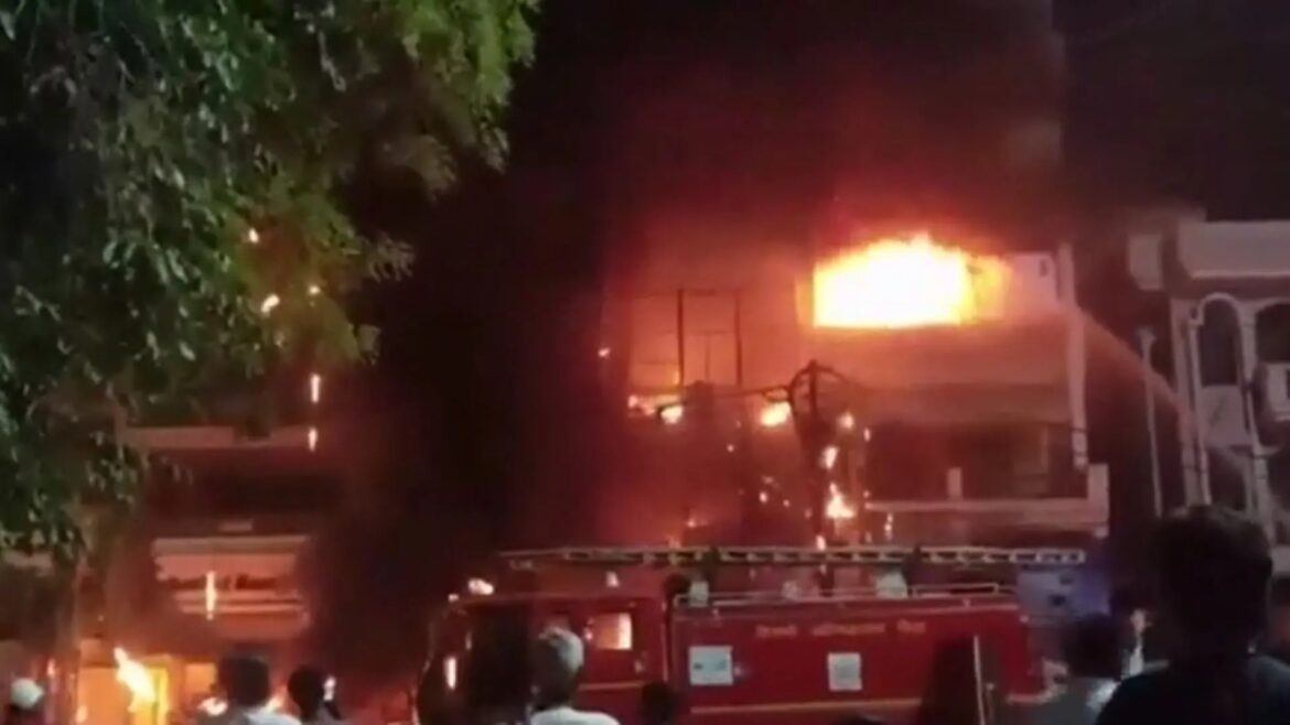 Mueren 10 bebés en un incendio en un hospital de India, dice gobierno estatal
