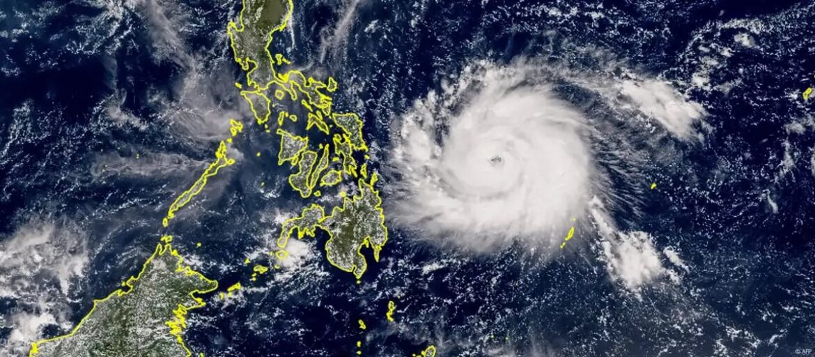 Filipinas eleva a supertifón a la tormenta Man-yi