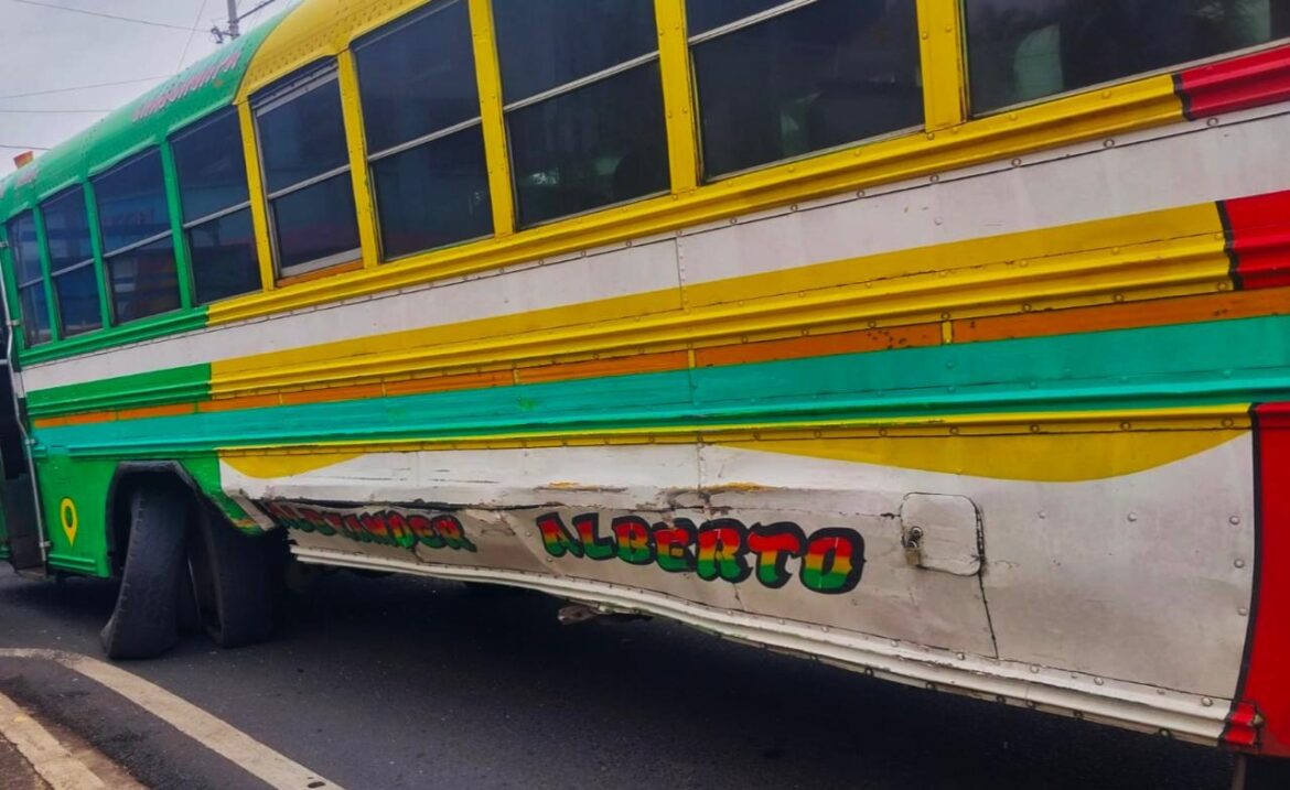 Al menos 5 lesionados, en accidente vial en Ahuachapán