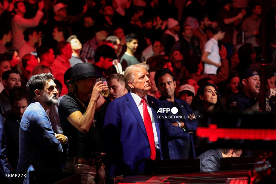 Juez de Nueva York debe decidir caso de exactriz porno contra Trump o abandonarlo