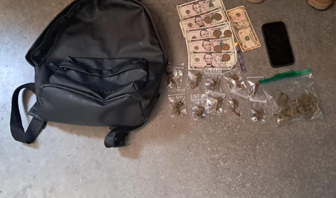 Sujeto es sorprendido con varias porciones de marihuana
