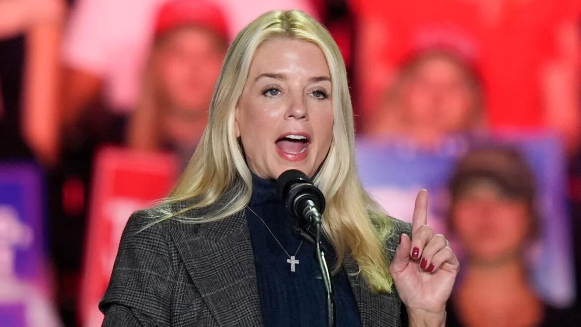 Trump elige a la abogada Pam Bondi como futura fiscal general