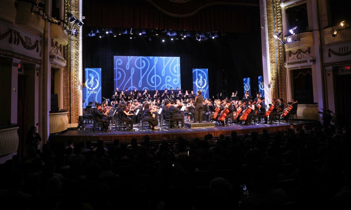 Artistas salvadoreños debutan en el concierto «Nueva Sinfonía» en el Teatro Nacional
