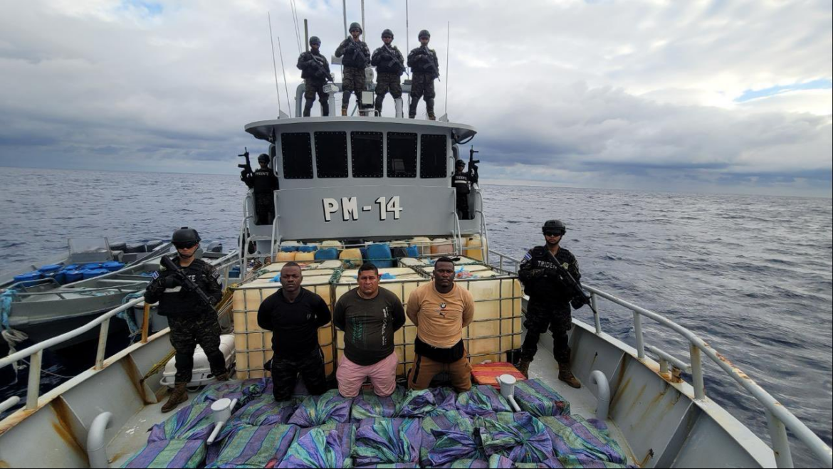 Nueva incautación de droga valuada en $19 millones: El Salvador decomisó $330 millones en cocaína en ocho meses, según Bukele