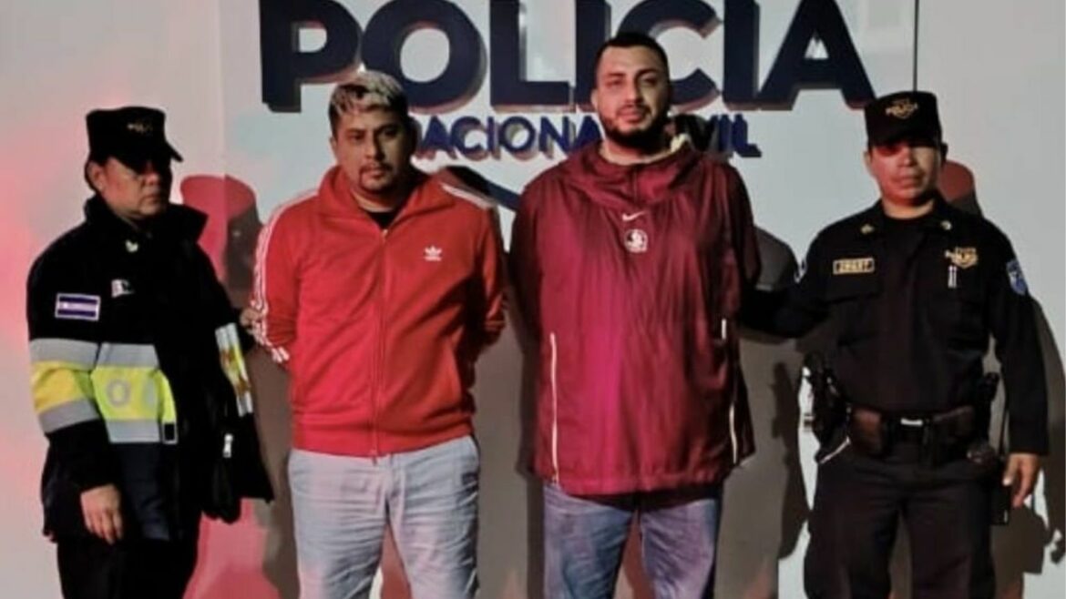 La PNC arrestó a dos sujetos que protagonizaron una riña en los alrededores del Árbol de la Paz