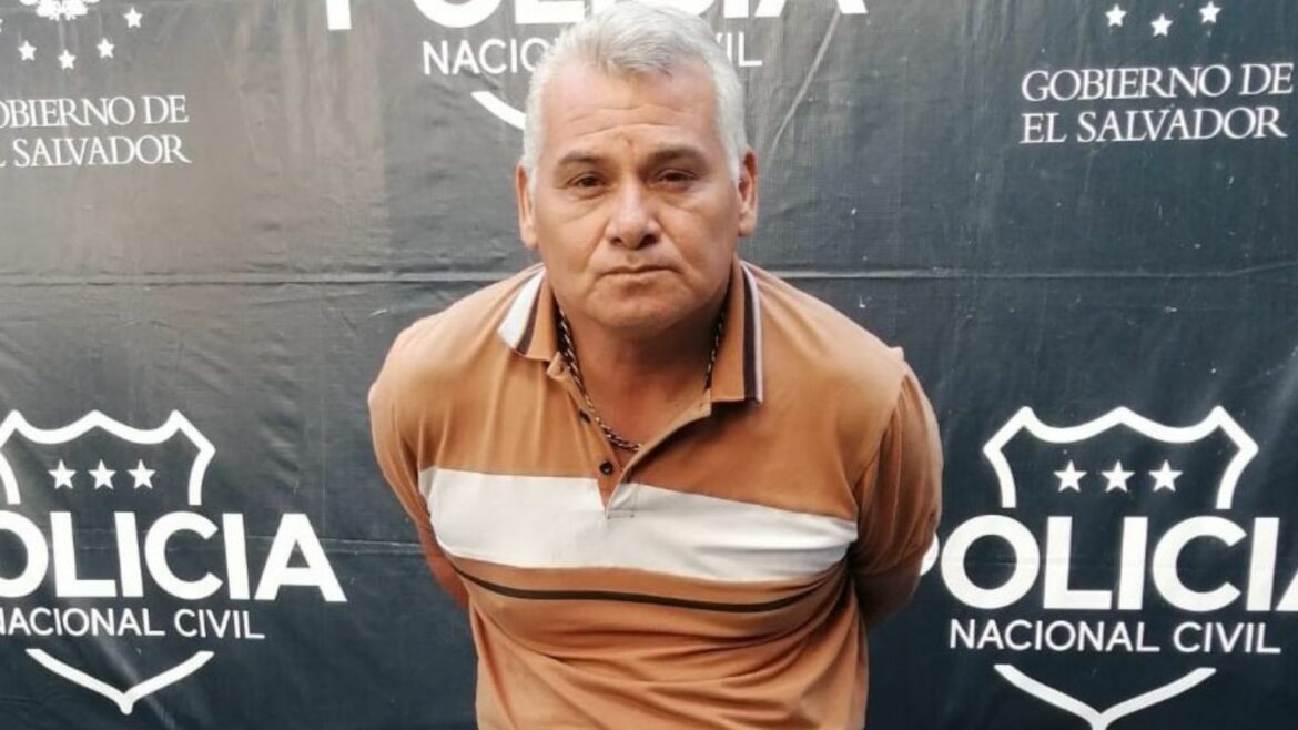 Detienen a sujeto que merodeaba las casas de varias colonias en Soyapango