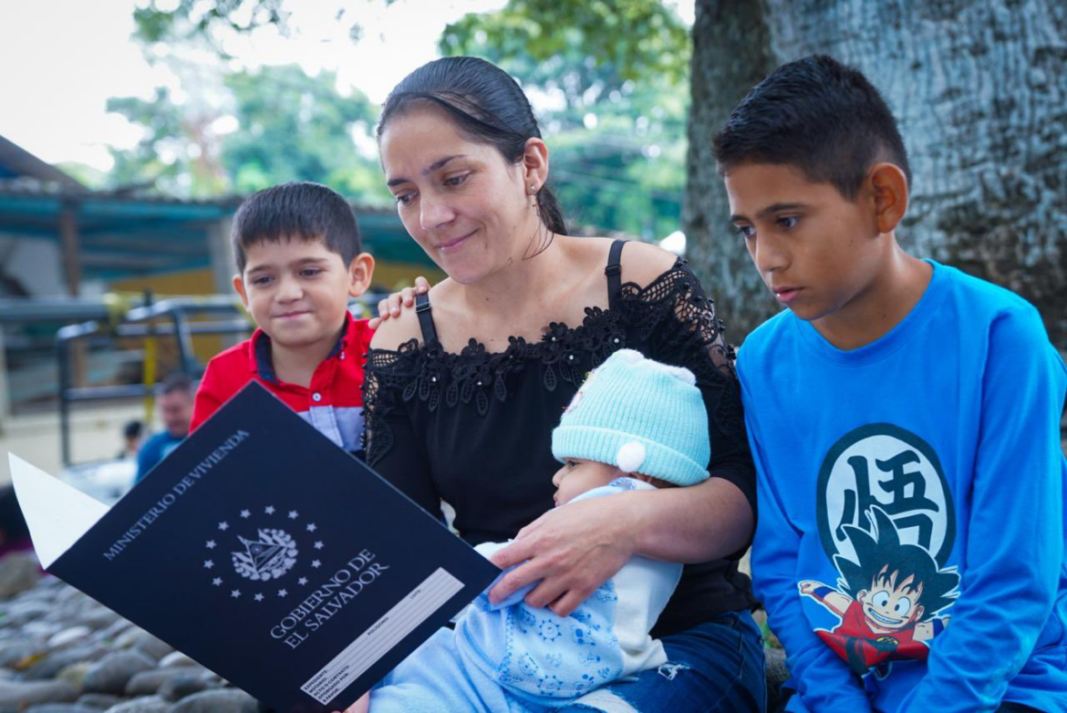39,487 familias tienen casa propia por la entrega de créditos que ascienden a los $850 millones