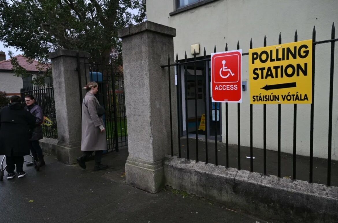 Comienza el recuento de votos en Irlanda con los tres grandes partidos empatados