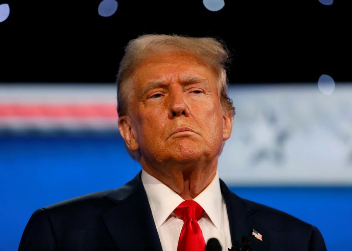 Trump advierte a los países brics contra la sustitución del dólar estadounidense