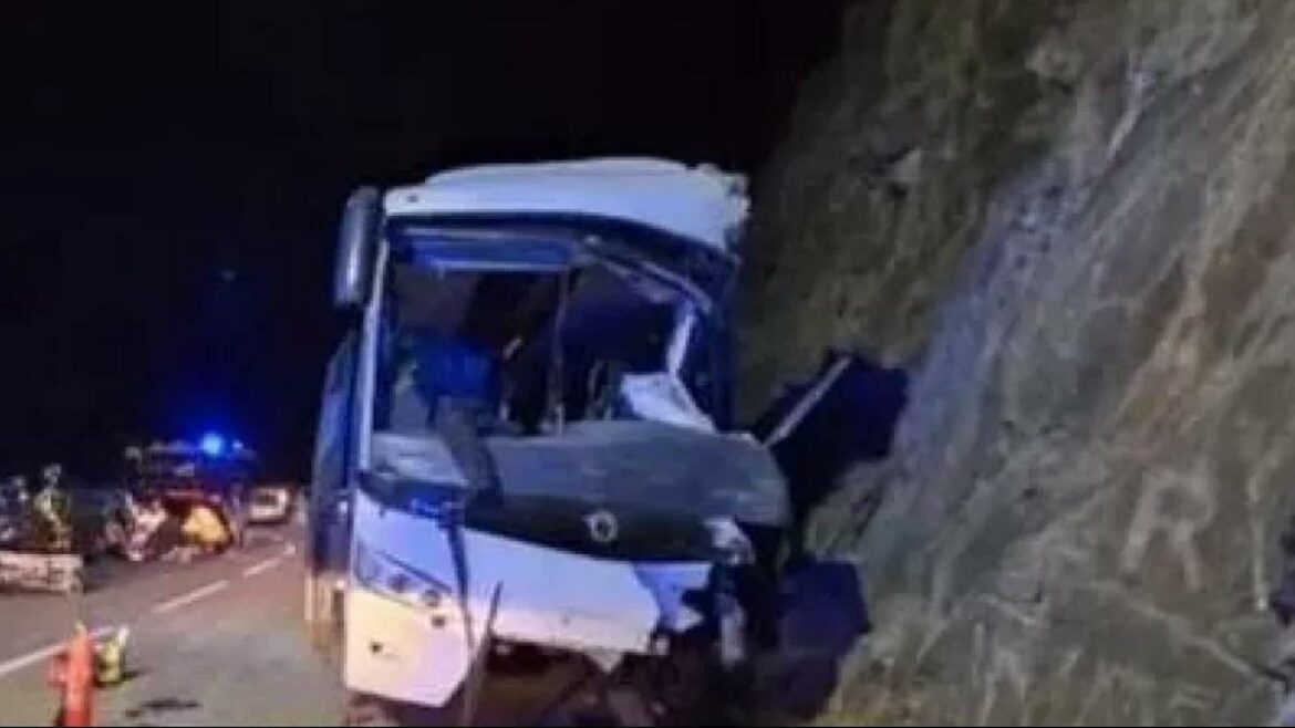 Accidente de autobús español causa dos muertos y 5 heridos en el suroeste de Francia