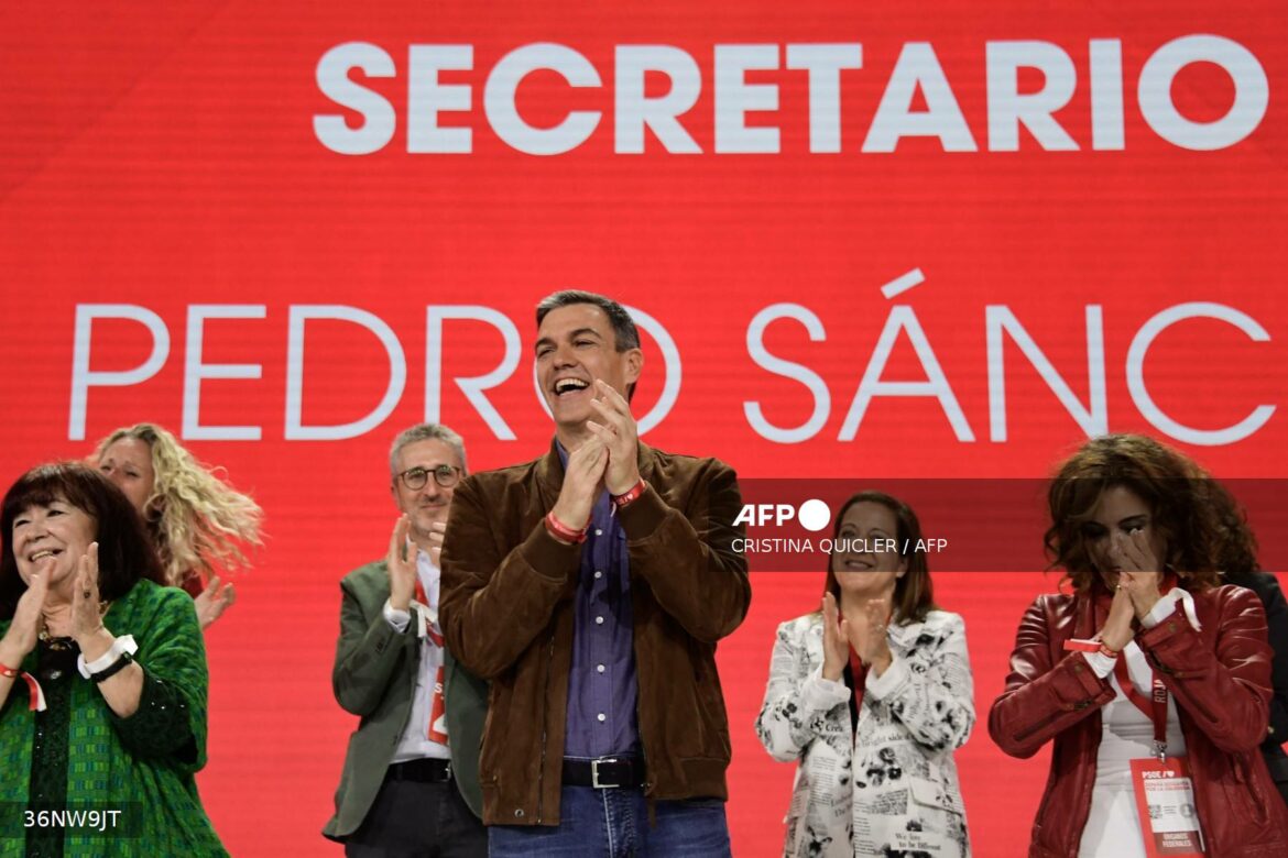 Pedro Sánchez sale a la ofensiva al ser reelegido líder socialista en España