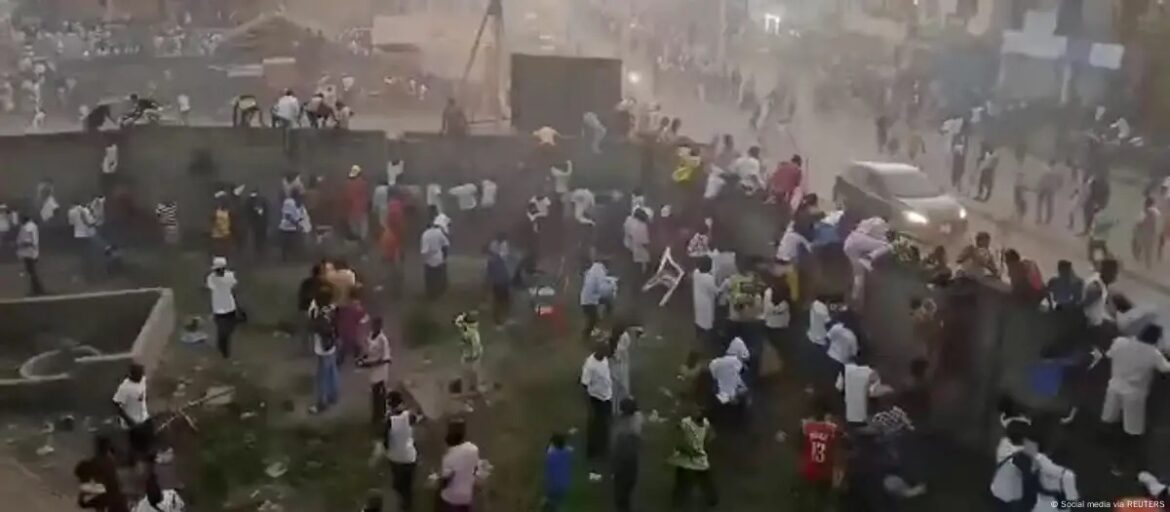 56 muertos en Guinea por «avalancha» en partido de fútbol