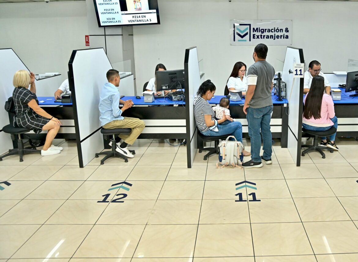 ¿Cuáles serán los horarios de Migración y Extranjería durante el mes de diciembre?