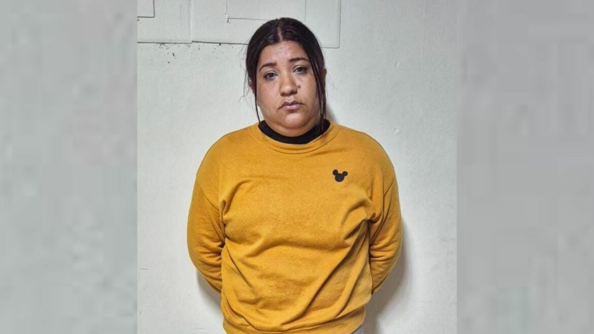 PNC arresta a mujer acusada de abrir vehículos y robar las pertenencias o partes de la carrocería