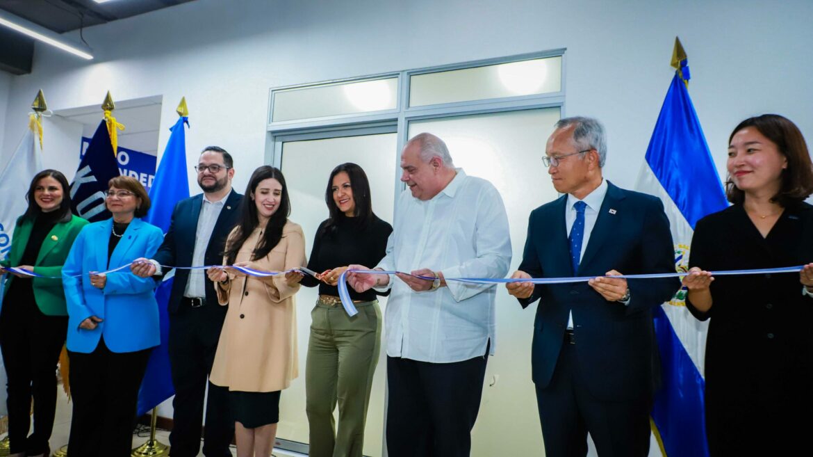 CONAMYPE inauguró el Centro de Innovación en Emprendimiento Digital