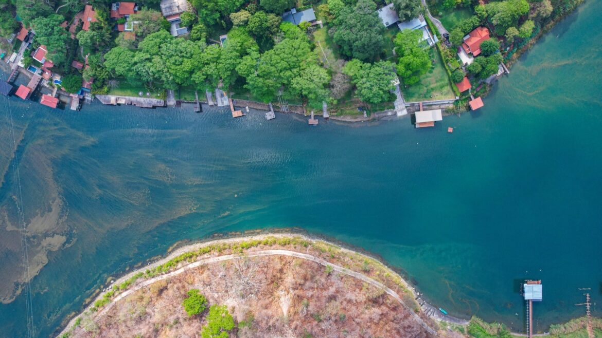 Lago de Coatepeque: “Este cuerpo de agua ha sido contaminado por más de 100 años”