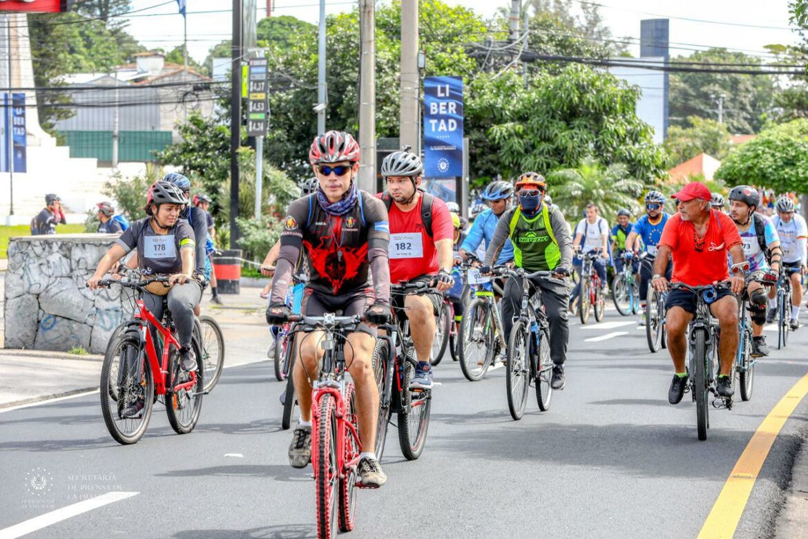 El MOPT realizará la séptima pedaleada: «Navidad sobre ruedas»