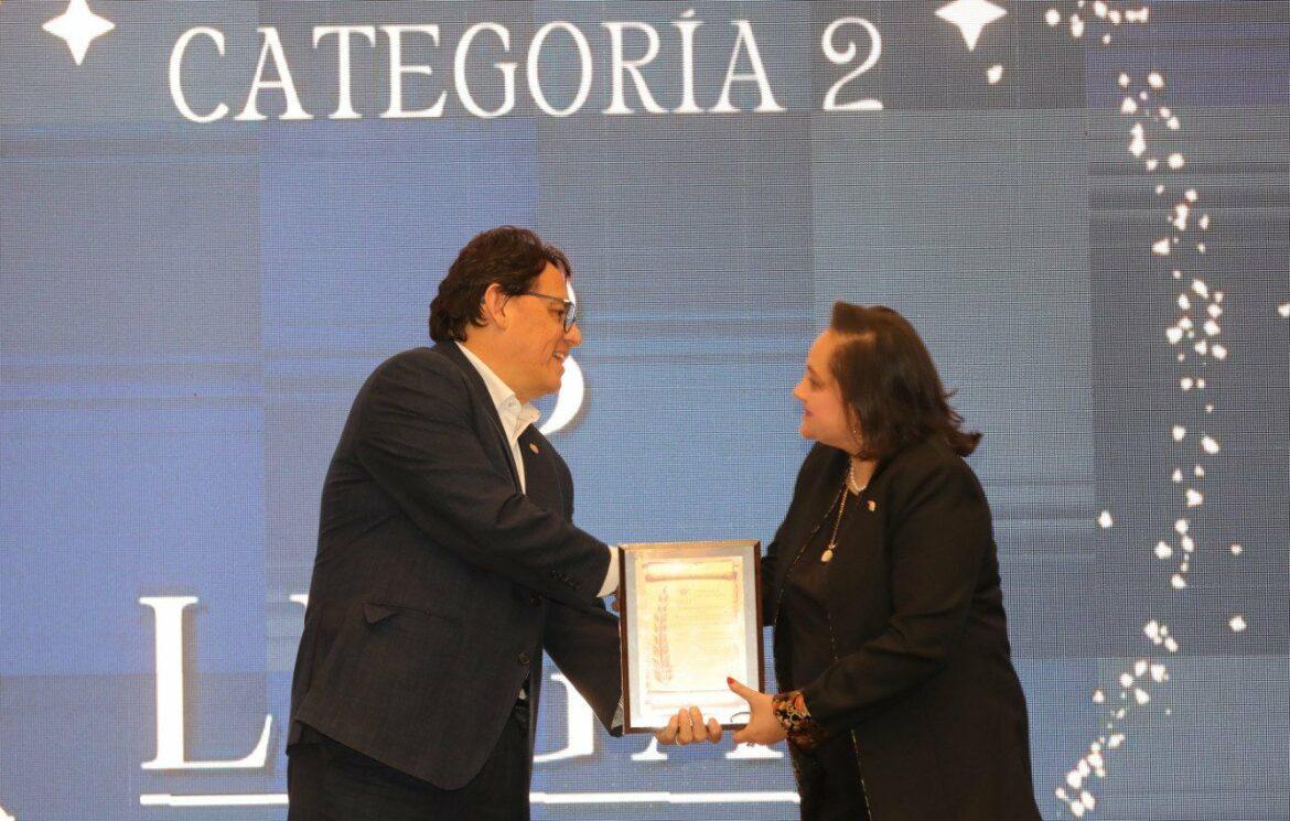 Ministerio de Educación entrega Premios a la Excelencia