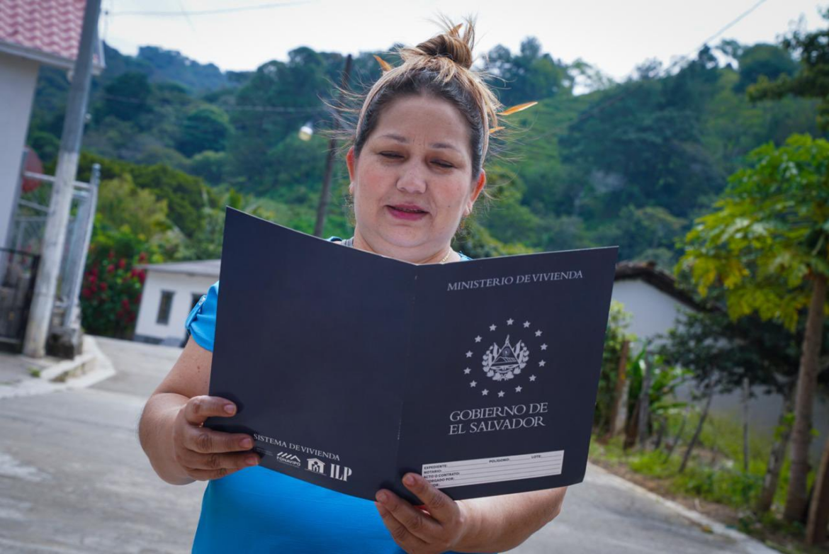 65% de la población que obtuvo proyectos de vivienda, escrituras de propiedad y créditos son mujeres