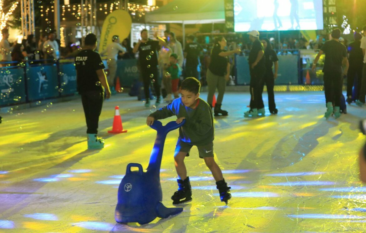 Oficialmente inauguran la pista de hielo en el Centro Histórico de San Salvador