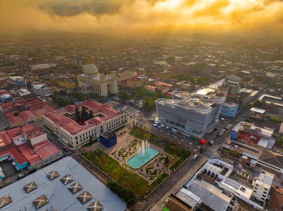 El salvador ya cuenta con Presupuesto General del Estado 2025 completamente financiando, con escalafón para médicos y maestros