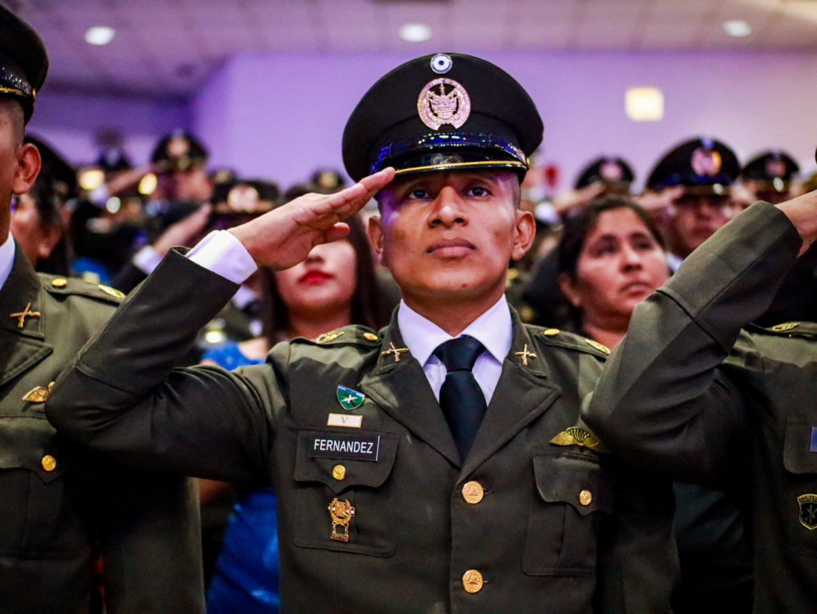 Incorporarán nuevos grados a la jerarquía militar: crearán el de general de Ejército para un ministro