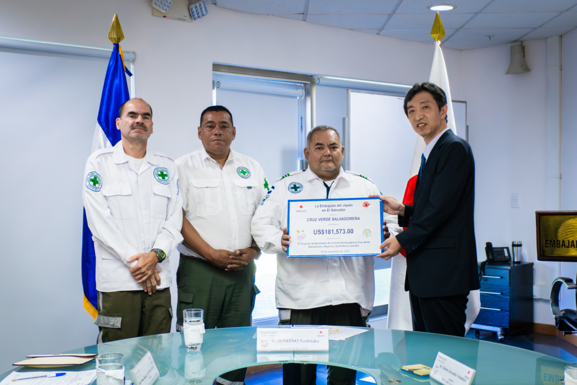 Japón donó más de $181 mil a Cruz Verde para proyecto de suministro de ambulancias