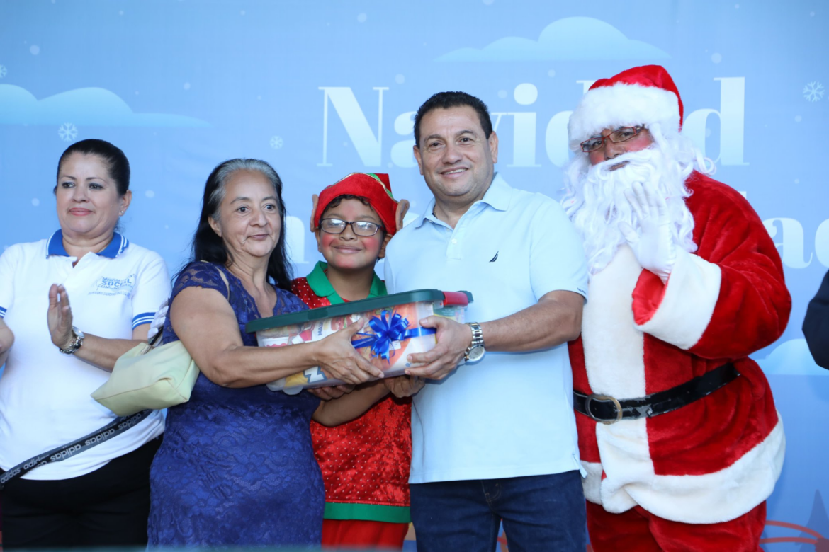 «Debemos llevar la navidad a quienes más lo necesitan», instó el ministro de Trabajo