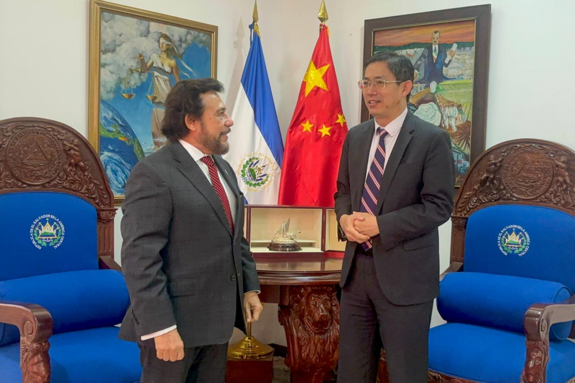 Vpdte. Ulloa confirmó que el país tiene $500 millones en reservas estatales, equivalentes a ₿6,217