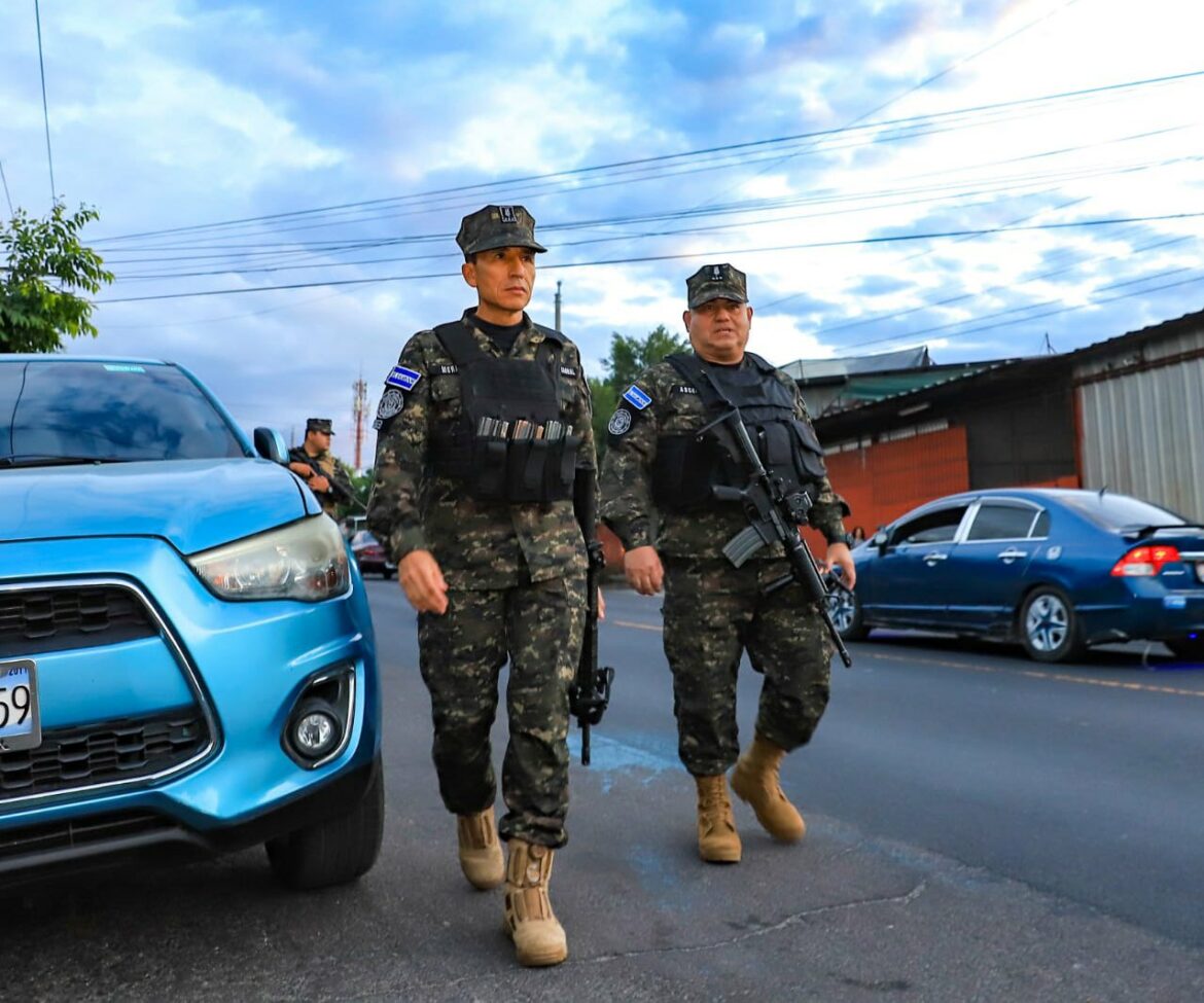 En esta navidad, el ministro Monroy supervisó patrullajes preventivos en San Bartolo Ticsa, Ilopango