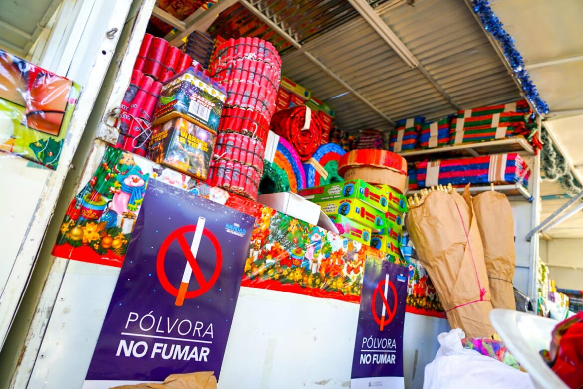 Director de Protección Civil de San Salvador: solo en las zonas autorizadas los comerciantes pueden vender pólvora