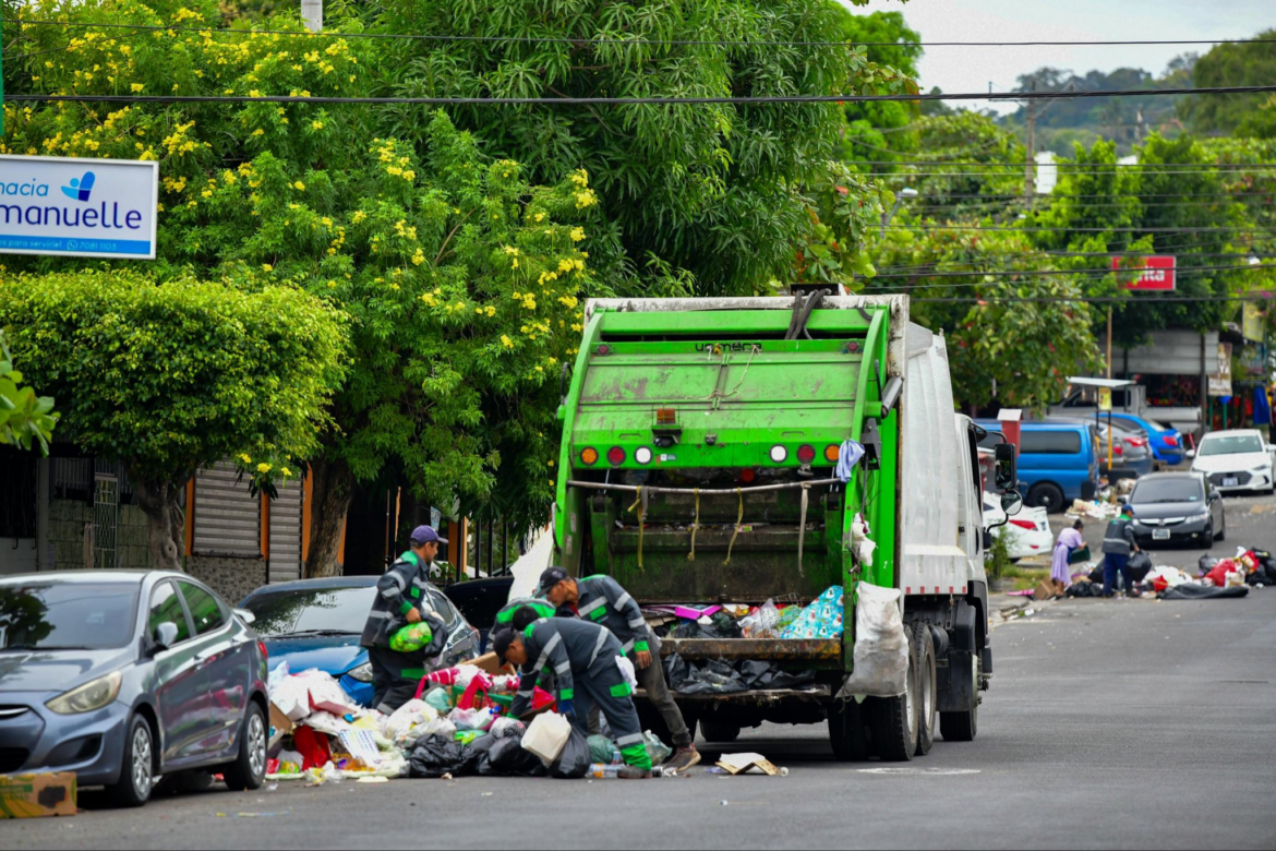 Andres ha recolectado más de 3,600 toneladas de basura en San Salvador Este