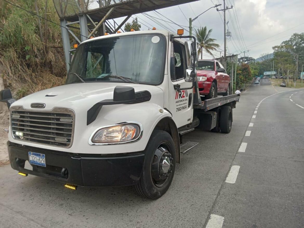 Gobierno del presidente Bukele ha brindado más de 2 mil asistencias viales a conductores