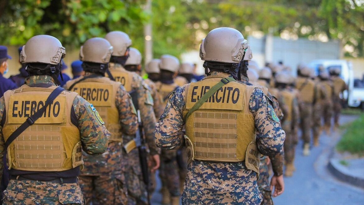 Gobierno de El Salvador estudia liberación de 150 detenidos «arbitrariamente» en guerra contra pandillas
