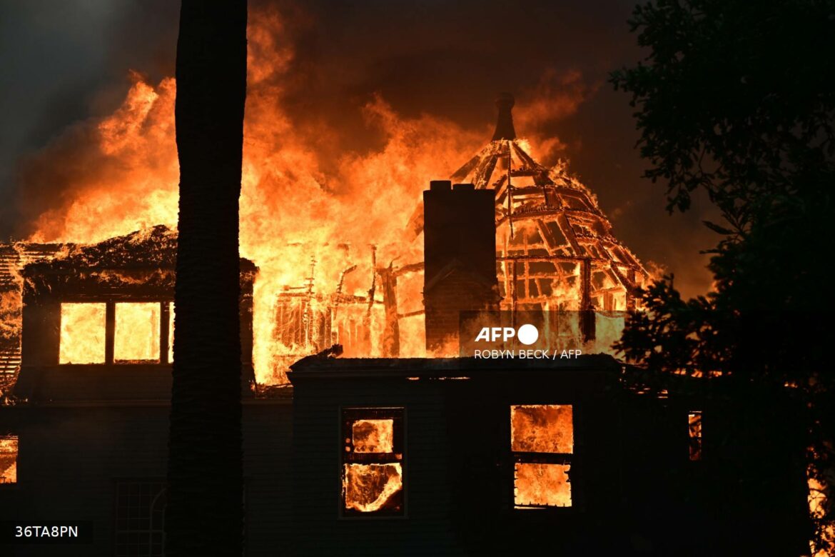 Celebridades huyen de los incendios en Los Ángeles y Hollywood cancela eventos