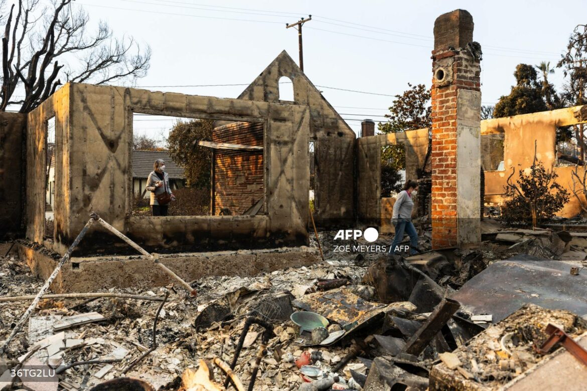 Los devastadores incendios de Los Ángeles dejan ya 10 muertos