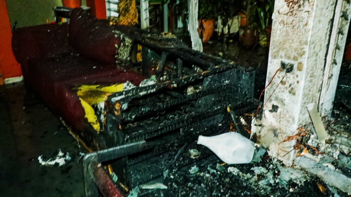 Incendio en vivienda en colonia El Milagro, Lourdes, La Libertad