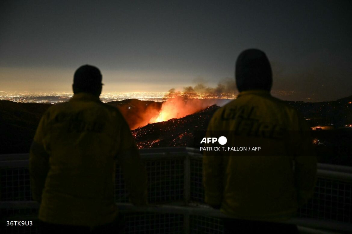 Incendios se extienden en Los Ángeles y saldo de muertos sube a 16
