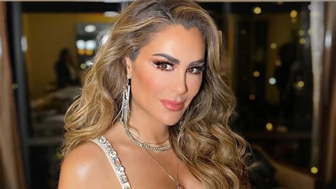 Ninel Conde «el bombón asesino» deleitó a los salvadoreños con su show en La Unión