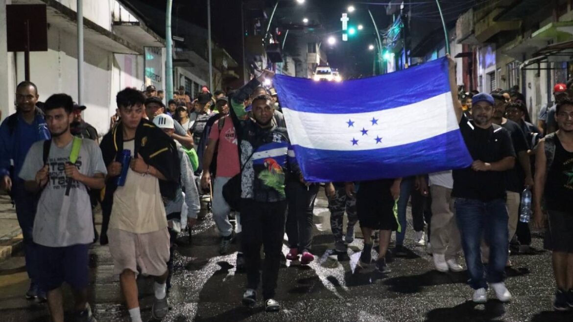 Nueva caravana migrante busca llegar a Estados Unidos antes de la investidura de Trump