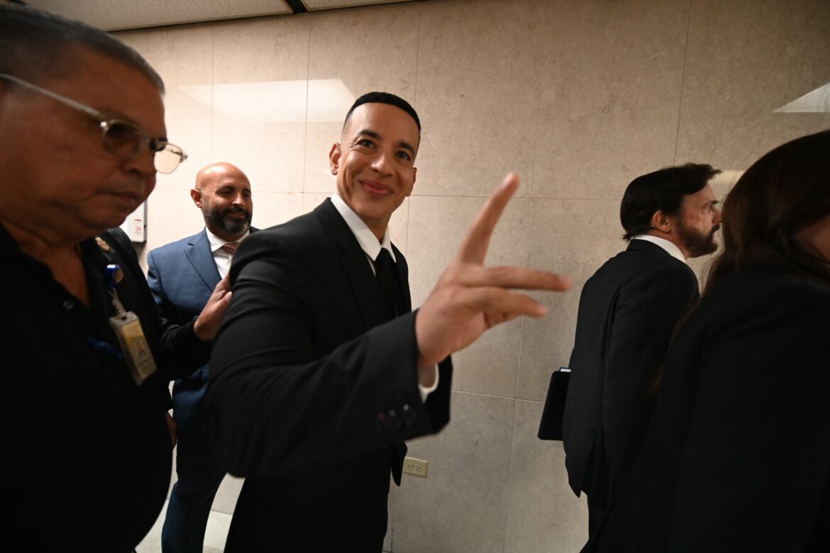 Daddy Yankee y su esposa acuerdan seguir con la entrega de documentos en el litigio corporativo