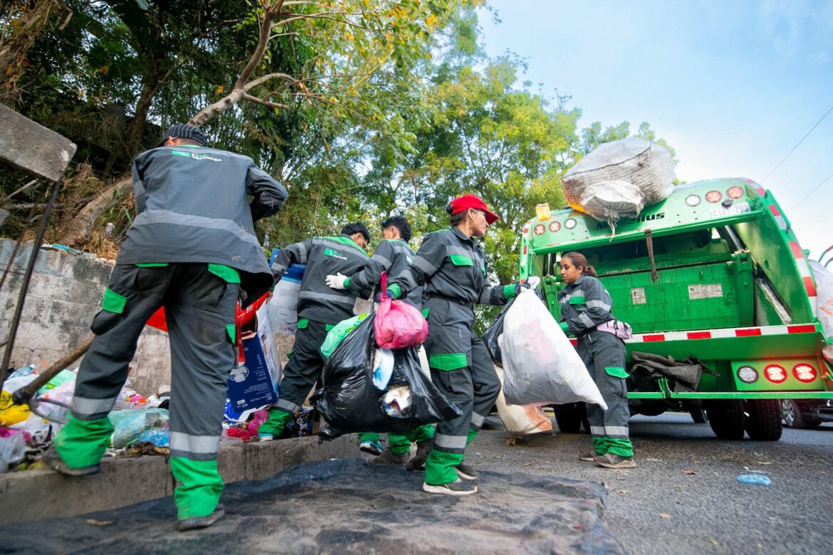 Bukele: Una vez tengamos arreglado el tema de la recolección de basura vamos a poner multas por botar basura