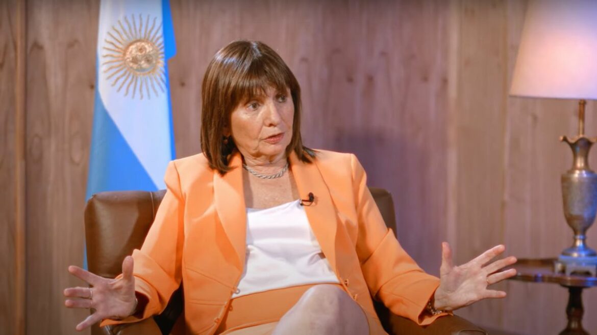 Ministra Patricia Bullrich asegura que los argentinos son responsables de brindarles el voto para garantizar la seguridad
