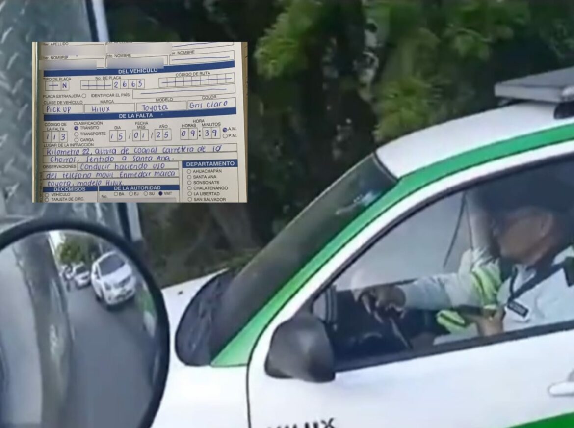 Autoridades sancionan a gestor de tránsito por manipular su celular al conducir