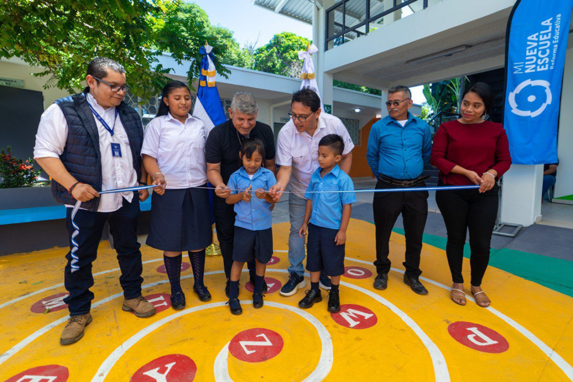 Mined inauguró el Centro Escolar Cantón San José Cortez, en Ciudad Delgado