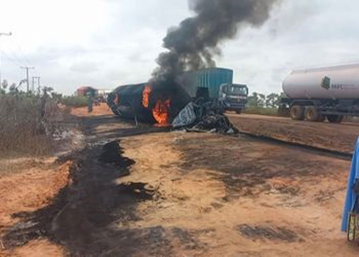 Al menos 70 muertos en la explosión de un camión cisterna en Nigeria, anuncian las autoridades