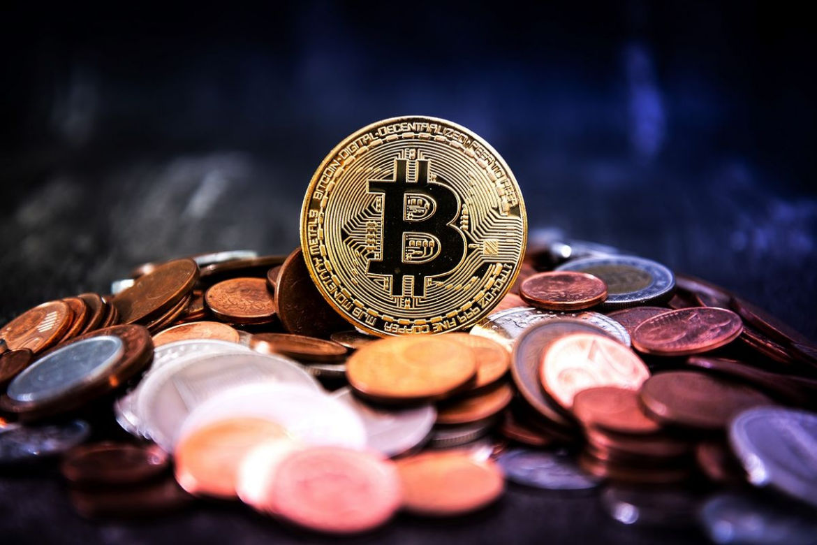 El Salvador tiene 6,043.18 BTC, equivalente a $611,219,629, anunció Bukele